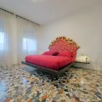 San Felice's Urban Elegance Apartamento