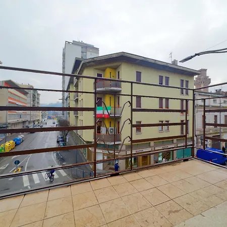 Daire San Felice's Urban Elegance *