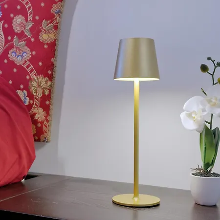 Daire San Felice's Urban Elegance *