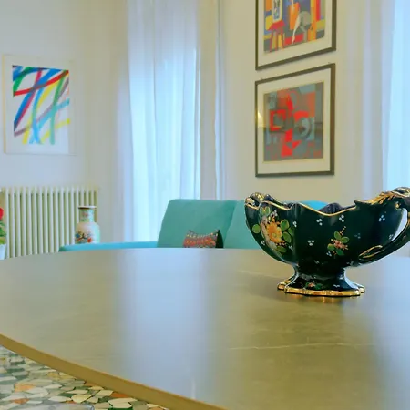 San Felice's Urban Elegance Apartamento