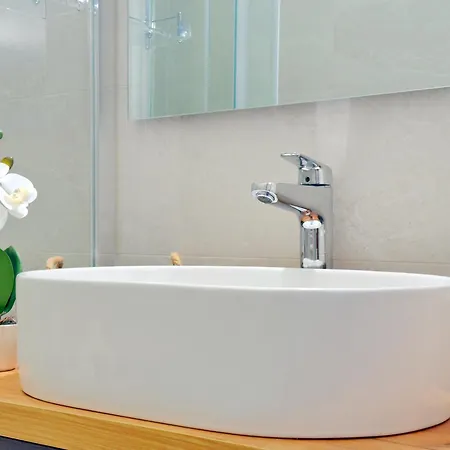 San Felice's Urban Elegance Appartement