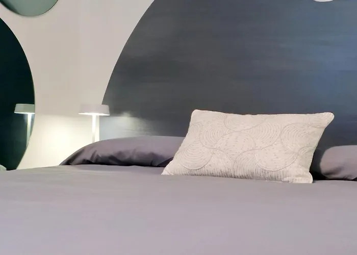 San Felice's Urban Elegance Apartment *